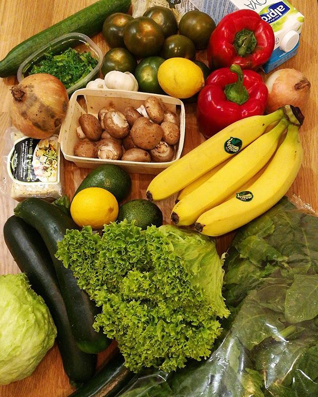 DoEle_'s tweet photo. Bring it Monday 🌱🍅 #foodprep #healthyfood #weeklyshopping  #veggies #greens #zaluma #darzoves #sveikasmaistas #doele https://t.co/U6zsn4n8j7 https://t.co/sezECQUlXv