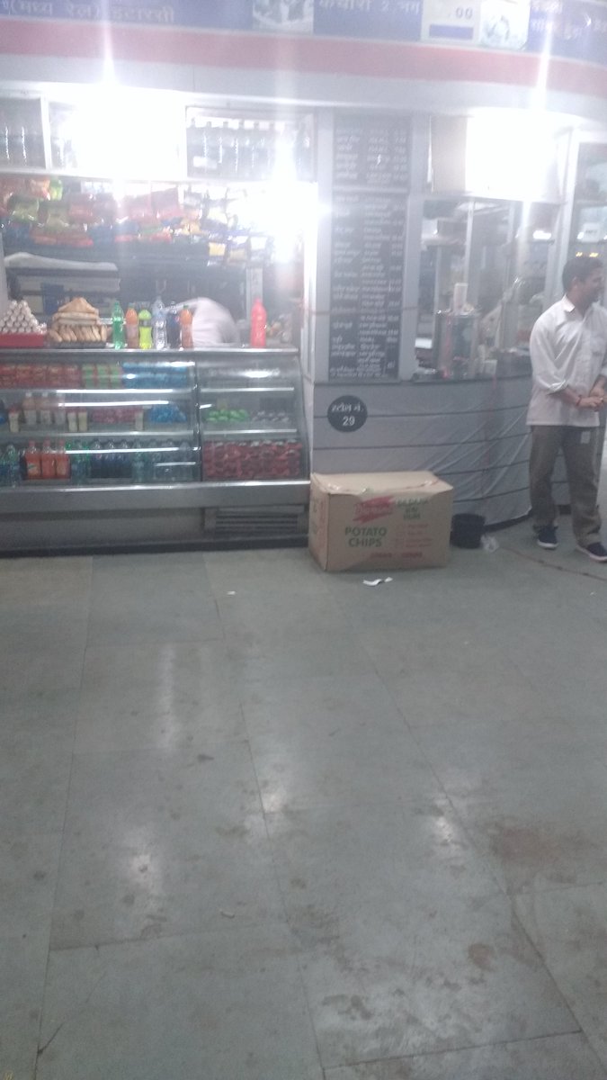 iammandeep7's tweet photo. @RailMinIndia @PiyushGoyal no railway stalls and vendors on pl-5 selling rail neer but selling other local brands at Rs 20. Stall no. 29 for eg. Kindly take action. https://t.co/9FZBchGzqd