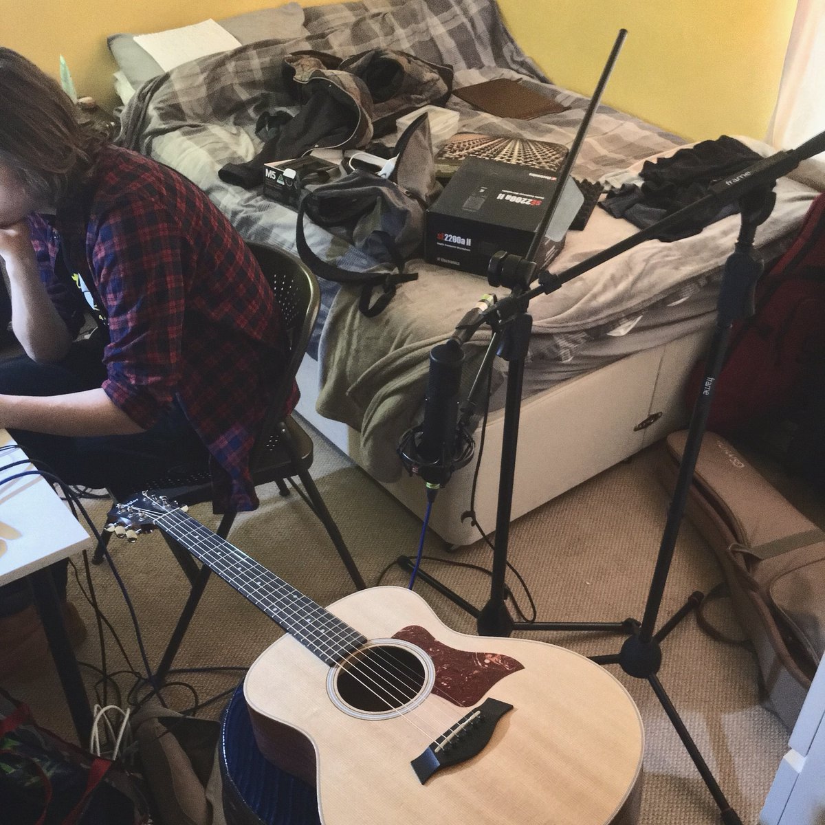 ollie_within's tweet photo. no. 6...
#recording #recordingartist #artist #guitarist #vocalist #singer #songwriter #singersongwritersofinstagram #singersongwriter #album #bedroomrecording #pertinence #rode #seelectronics #rodemics #semics #elixirstrings #taylorguitars #taylorgtrjunkie #taylorgtrlover https://t.co/plUzDGWupe