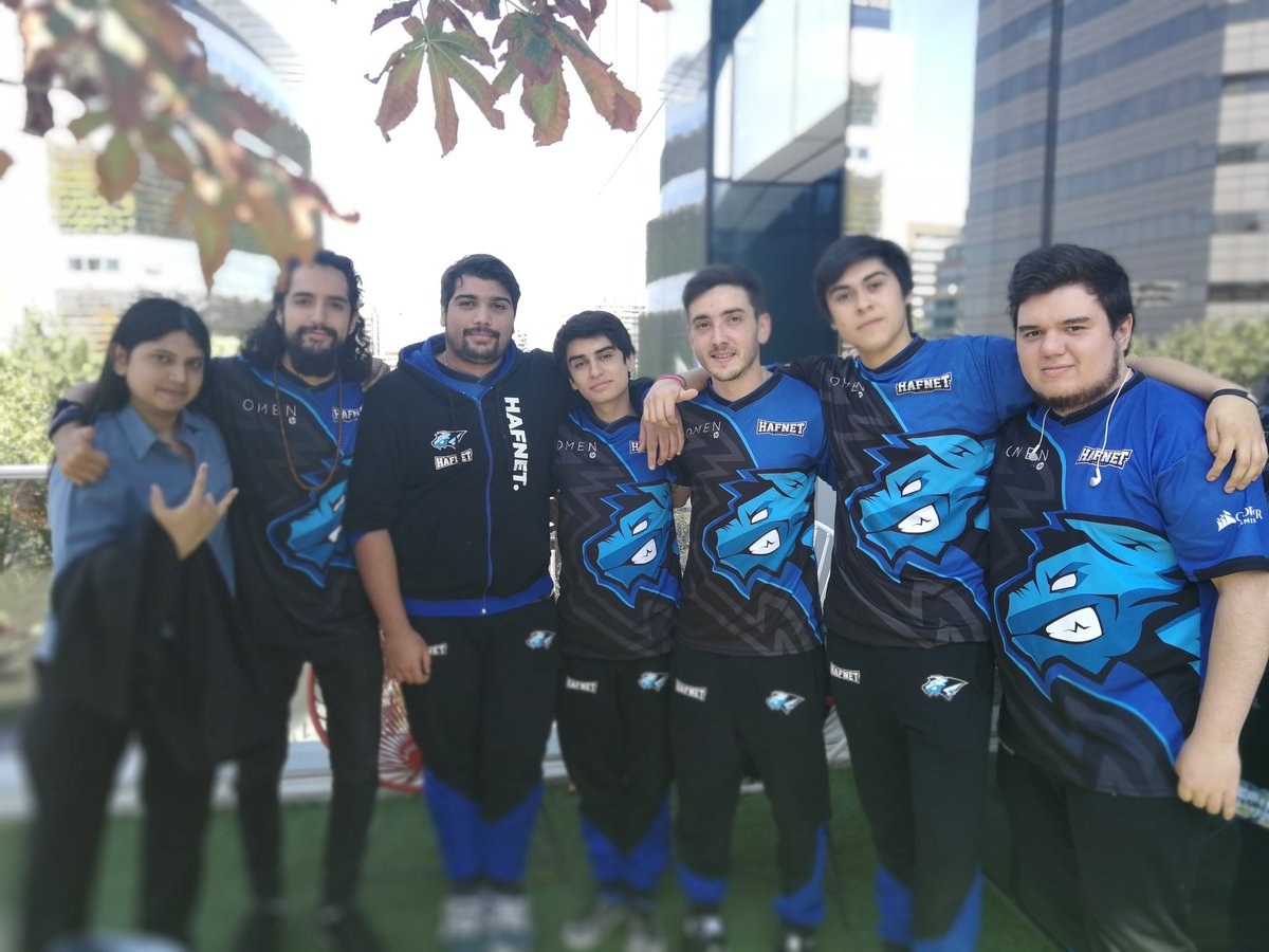 PrensaEsports's tweet photo. #CLS @HafnetEsports luego de su victoria contra @teamisurus @Badmilklol @Gambitelol @Focholol @LukasNegro1 https://t.co/P9GeoYtFXo