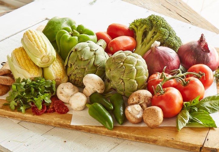 MaddiosRogers's tweet photo. Did you know we hand cut our romaine lettuce, tomatoes, peppers and onions daily? 
And our corn and garlic are roasted in house!
.
.
.
.
.
#veggies #pizza #rogersrocks #eatpizza #eatyourveggies #fresh #handcut #howdoyoutopyourpizza #pizzatime #eatveggies #veggiepizza https://t.co/8e0mUTliyt