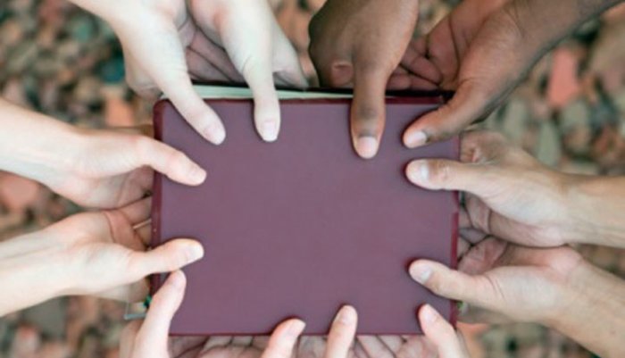 Not easy to concentrate reading a whole book or just tired of reading alone? We run 12 welcoming #sharedreading groups in Bristol Libraries in partnership with <a href="/TheReader/">dcrowley</a>. Ask at your local <a href="/BristolLibrary/">Bristol Libraries</a> to find out which is your closest