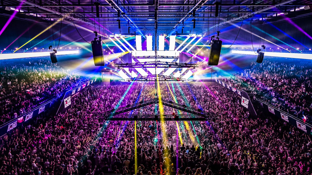 DLDK_OFFICIAL's tweet photo. Thank U AMSTERDAM for saving the world last night with us! 🌎 #DLDK

People traveling from all over the world to support our work and what we do. Thank U all for coming down and making this a magical weekend🙏🏻 https://t.co/gkYU4FFNsw