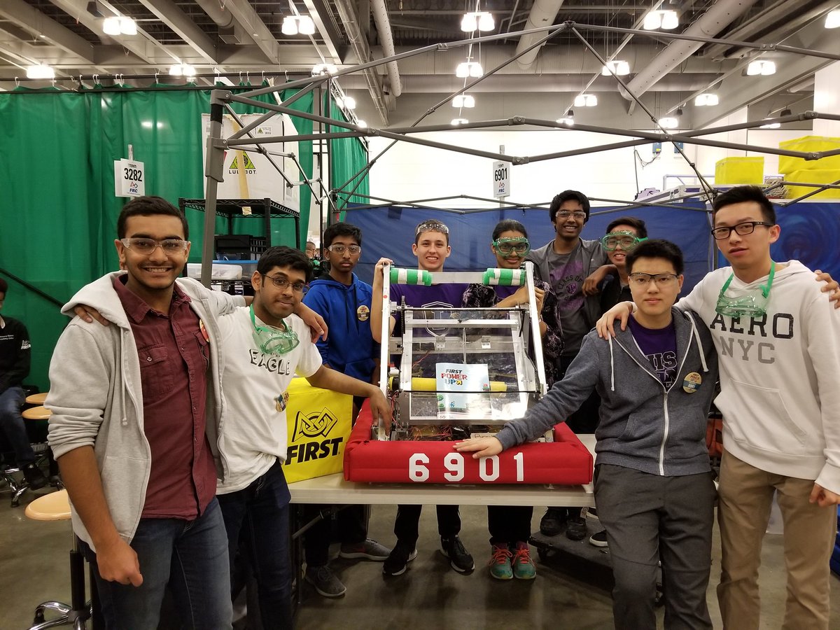 StevenRoss07's tweet photo. Team #6901 Knights Robotics @IHSFrisco First ever @FIRSTinTexas team went 5-4 with 1.33 Rank Points. So proud to have been part of their team! https://t.co/vY7uMvI3GG