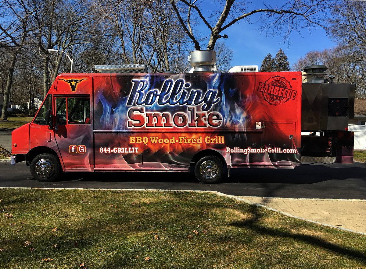 RollingSmoke_NY's tweet photo. #BBQ in #March #RollingSmokeGrill will be serving on #Route347 just west of #WirelessRoad in #EastSetauket all day for #SundayFunday. Hot and ready BBQ! Come on down. We will be serving with #DessertsOnTheSpot https://t.co/8E0GSnzcIJ
