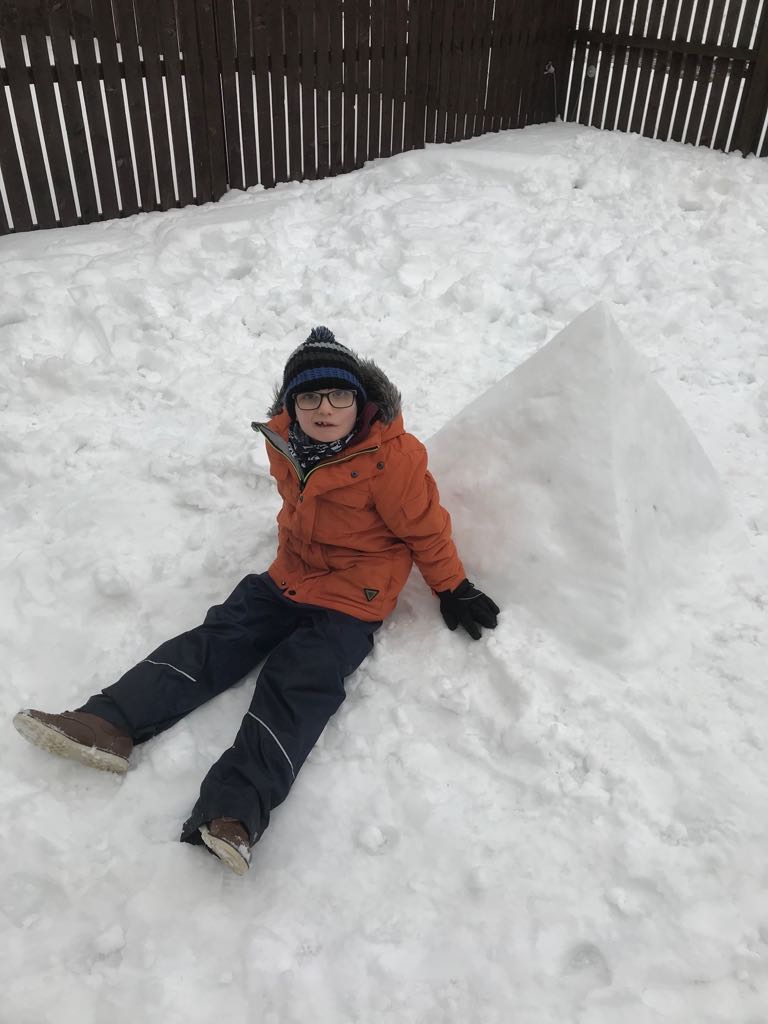 CBroon84's tweet photo. Ewan has been inspired by his topic and was desperate to build a pyramid in the garden. Think we misjudged the size a wee bit though 🙈😂 @dennyprimsch https://t.co/8ULOVQ48e9