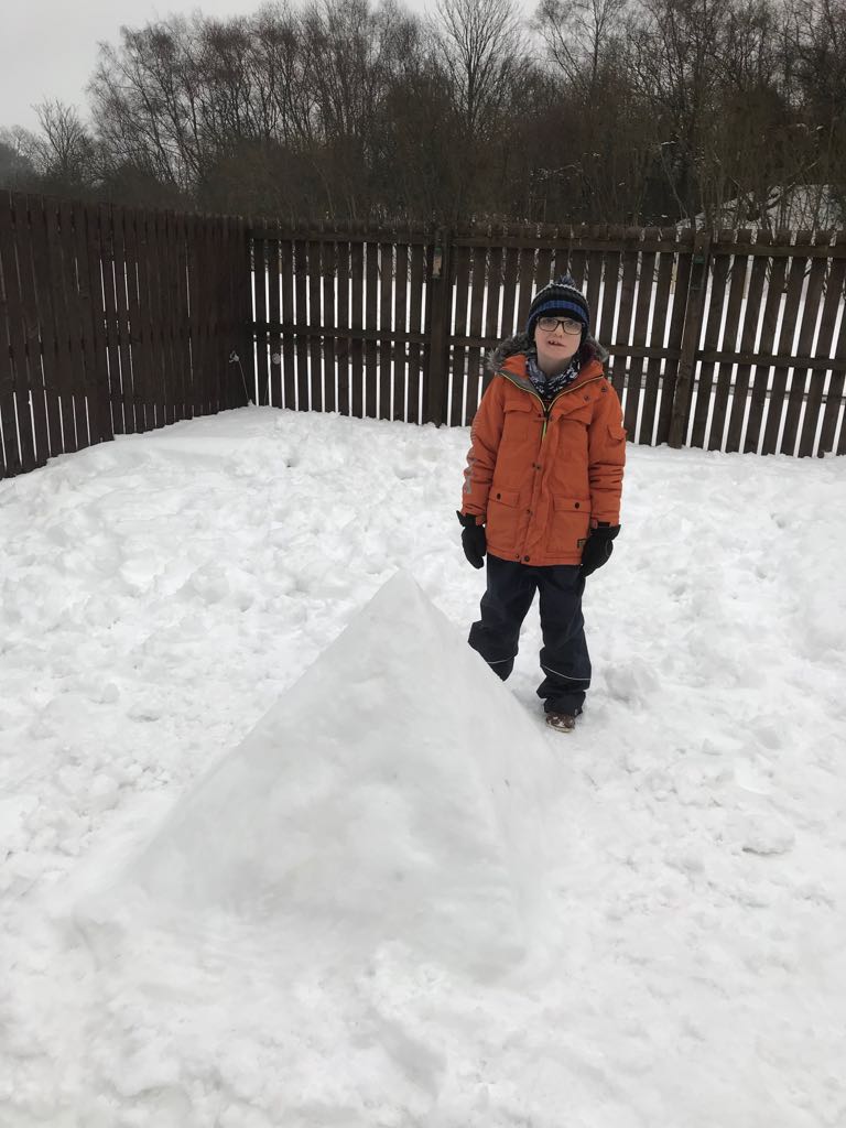 CBroon84's tweet photo. Ewan has been inspired by his topic and was desperate to build a pyramid in the garden. Think we misjudged the size a wee bit though 🙈😂 @dennyprimsch https://t.co/8ULOVQ48e9