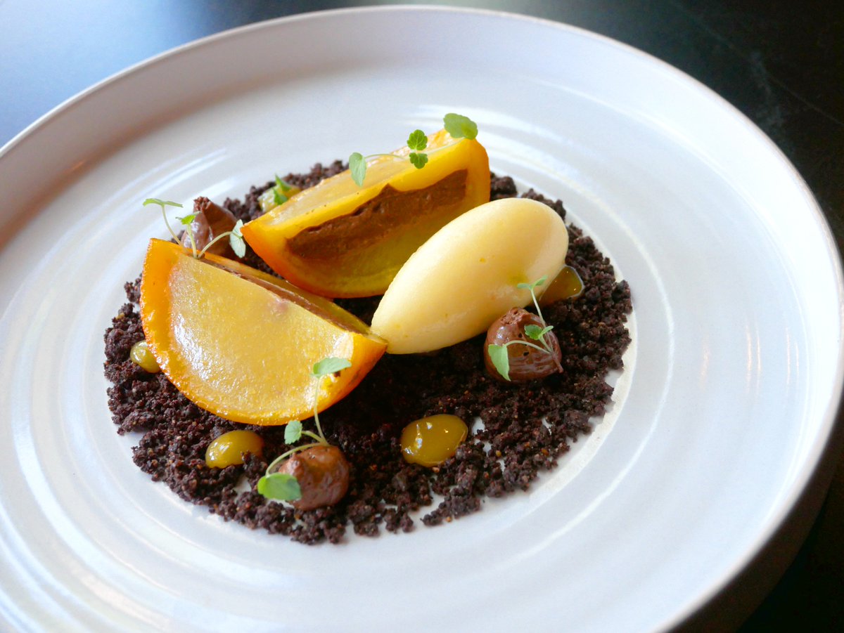 hostetvinum's tweet photo. Cette semaine notre chef vous proposera un dessert en trompe l'oeil exceptionnel... L'Orange confite dans l’esprit d’un PIM’S ! #pims #orange #chocolat #dessert #gastronomie #guidemichelin2018 https://t.co/eskhKSfgF6