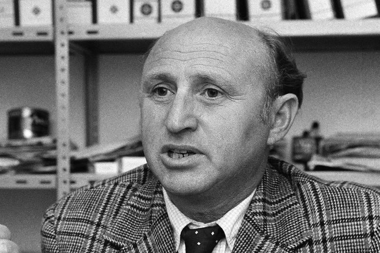 Poznajecie ??? To Pan Tadek Friedman-nabliższy współpracownik Szymona Wiesenthala i łowca "nazistów" 😃.A wcześniej...oficer śledczy UB na ul.Okopowej w Gdańsku...na Okopowej krew Wyklętych lała się strumieniami a krzyki mordowanych słyszano dzień i noc...#JewishTruth #האמתמפולין