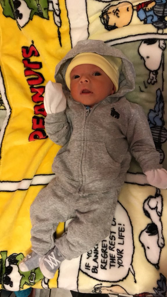yuungcat's tweet photo. I’m obsessed with my baby boy 💙😩 https://t.co/EtCdli4iI8