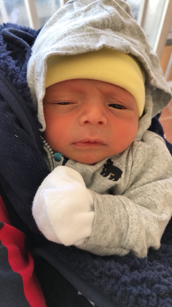 yuungcat's tweet photo. I’m obsessed with my baby boy 💙😩 https://t.co/EtCdli4iI8