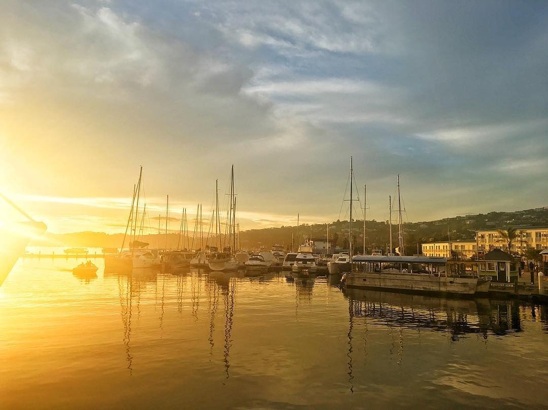 KnysnaWaterfrnt's tweet photo. @salcin11  -  Setting sails and sun ⛵️🌅
@drydockknysna 
#knysna #waterfront #harbour #sails #sunset #goodlife #southafrica #gardenroute #stopover #chillout https://t.co/BrzBPpXEwS