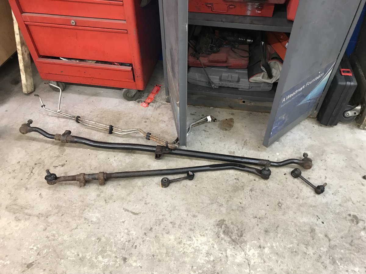 WeedmarkAuto's tweet photo. Moving forward with the #Jeeps front end https://t.co/TItsugsDQH