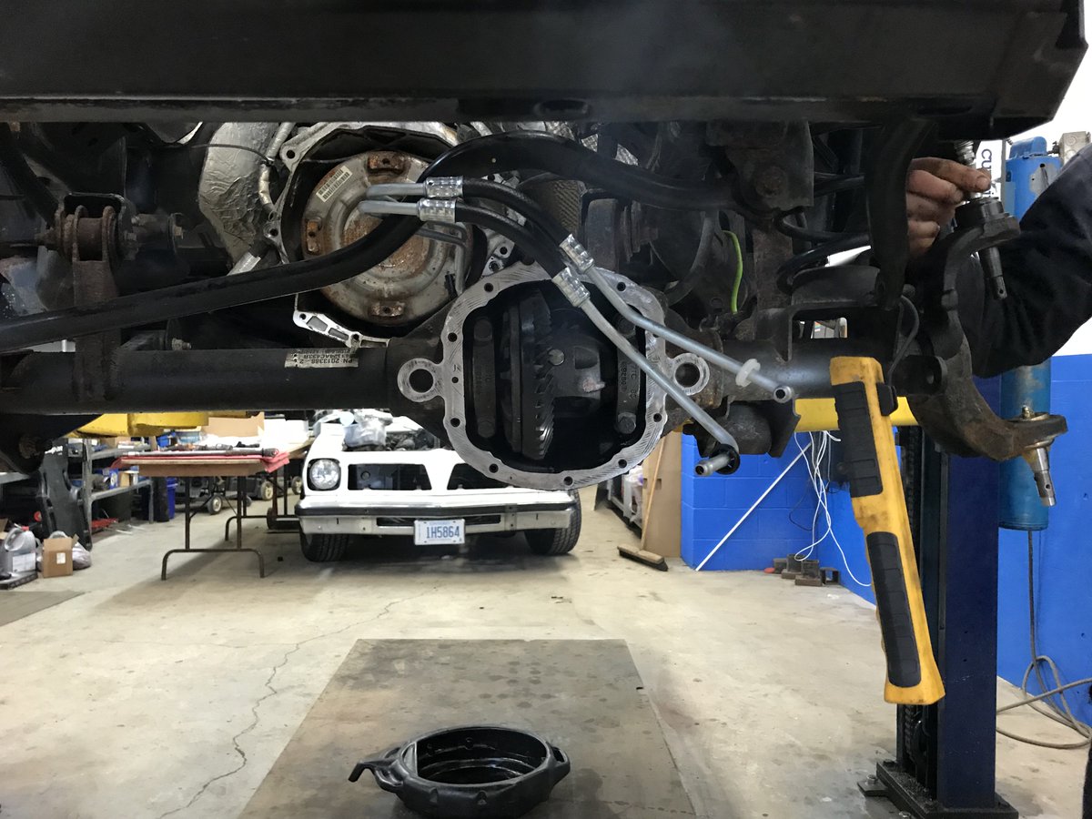 WeedmarkAuto's tweet photo. Moving forward with the #Jeeps front end https://t.co/TItsugsDQH