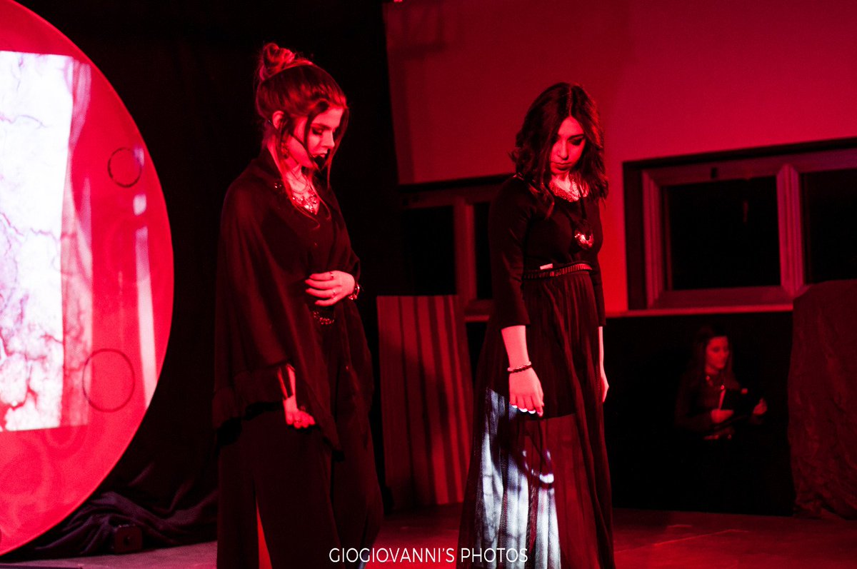 patriziabaldan1's tweet photo. #notteclassico 2018 @SciasciaFermi "Nos nautae ad lunam" e qui la nostra "luna" è #Medea https://t.co/XM0F7yvelJ