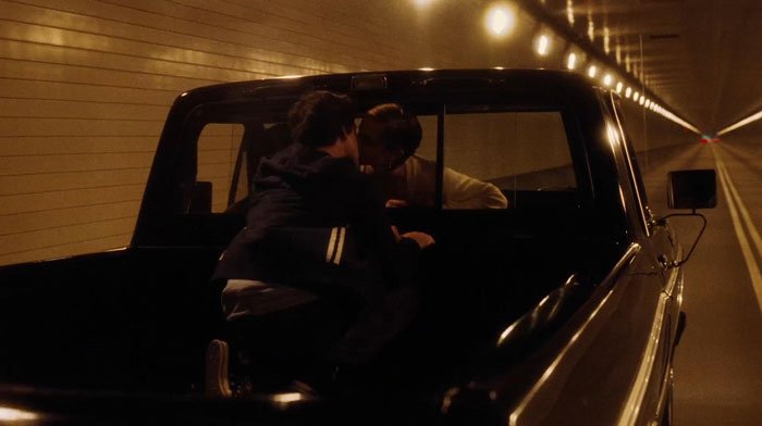 _Cinefilos_'s tweet photo. "Sé que algún día todo esto serán anécdotas, que nuestras fotos se volverán viejos recuerdos, y que todos nos convertiremos en padres o madres de alguien. Pero ahora mismo, esto no son anécdotas. Esto está pasando..." https://t.co/v3oSjQWq2P