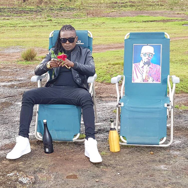 RadioandWeasel's tweet photo. Ka Radio 📻 Kange.
Akalobozi Kange.
Kablaza Kange..... #KingMoses #Legendary Radiolove ❤️ | #Tokyayitaba Loading. https://t.co/SnXiG58v2M