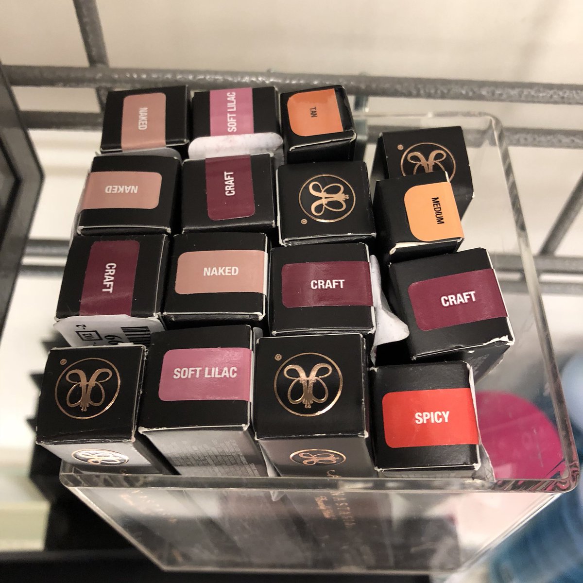 macdesertrose's tweet photo. tj maxx is really the abh plug https://t.co/YMpM7S5HQc