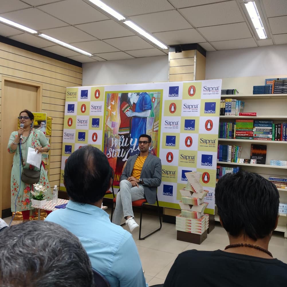 chetanhegdem's tweet image. Privileged to meet #WillYouStillLoveMe @_RavinderSingh_ #BookLaunch #AuthorMeet Wonderful interactive session #Mysuru #SapnaBookHouse #Mysore today @PenguinIndia