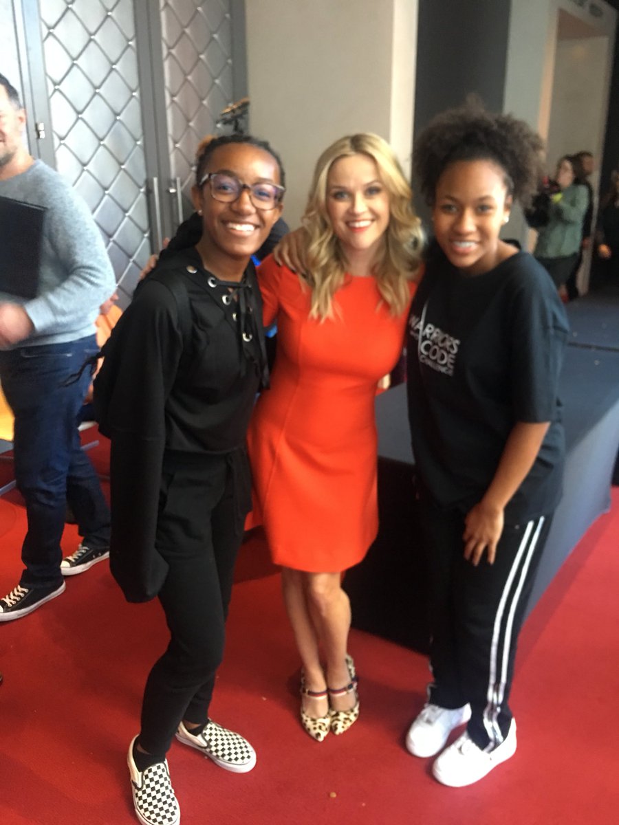 astrostarbright's tweet photo. When your mom misses seeing @RWitherspoon because she she is in awe of @NissanUSA #LEAF! @HP @Disney @WrinkleInTime #warriorswhocode #hp #Sweepstakes #ad #dreamcar https://t.co/qjgWoviB54