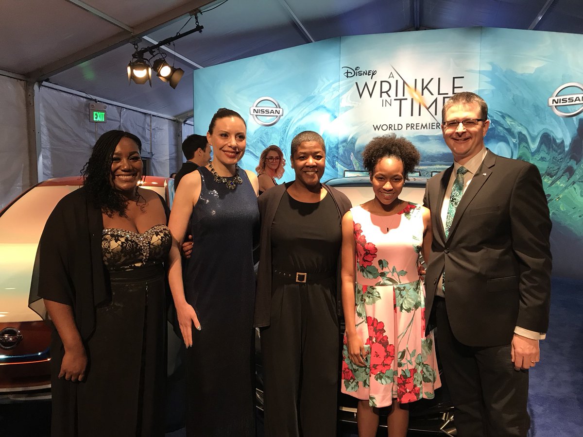 astrostarbright's tweet photo. When your mom misses seeing @RWitherspoon because she she is in awe of @NissanUSA #LEAF! @HP @Disney @WrinkleInTime #warriorswhocode #hp #Sweepstakes #ad #dreamcar https://t.co/qjgWoviB54