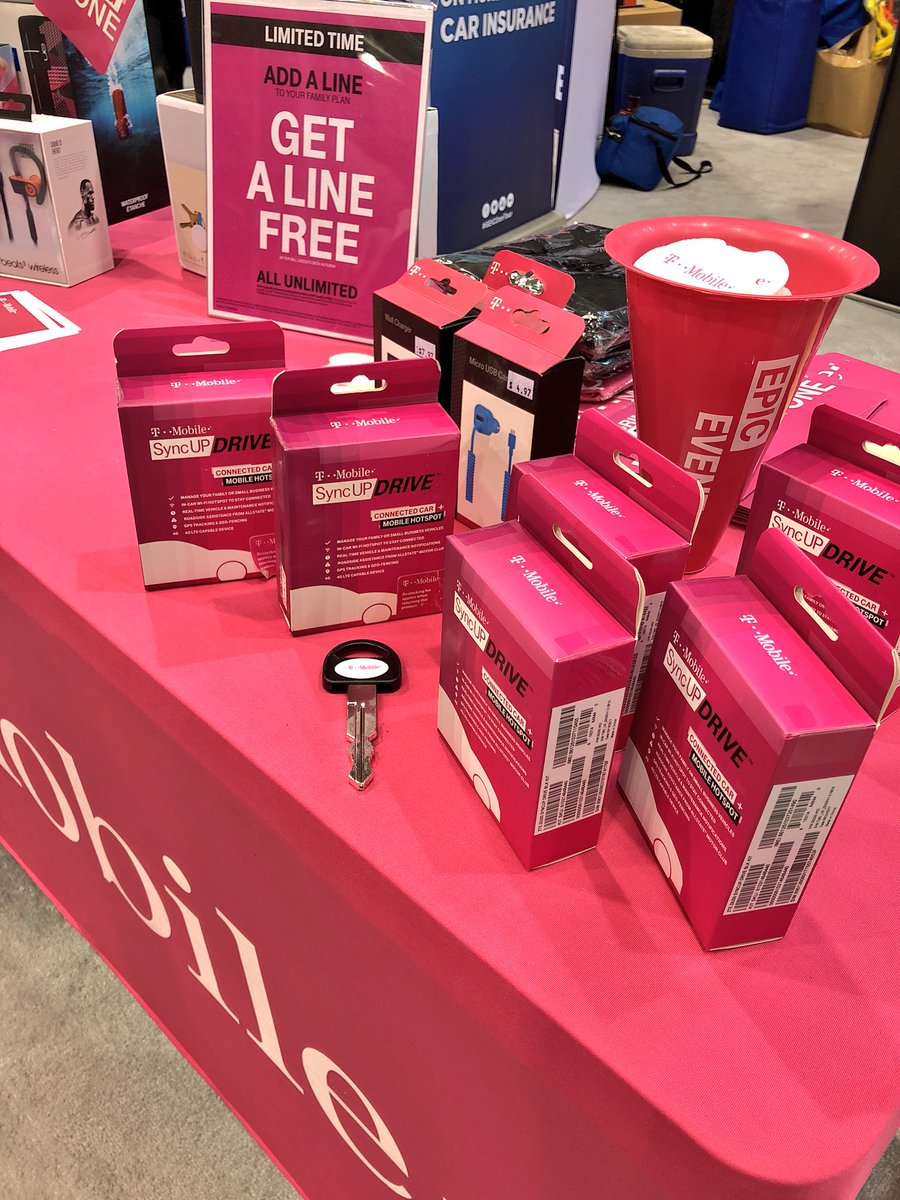 crys_sosic's tweet photo. Last Day of the @CleAutoShow @ixcenter !! Stop by @TMobile &amp; check out our Magenta #truck 🚚 Ask how YOU can get YOUR car SYNC’ed UP with #SyncUpDrive 🚗🔑 @MagentaFleetCLE https://t.co/40PtApyNuK
