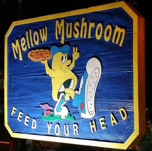 MellowDESTIN's tweet image. Who wants to come feed their head at Mellow Destin today? 🍕