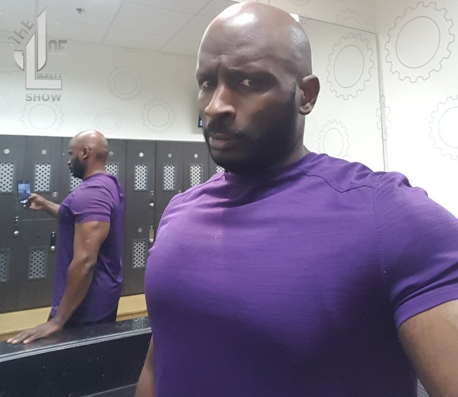 LocketNMediaNet's tweet photo. 🤔🤔 I think I'm starting to see some results 💪👈
.
#LockettiNMedia #beastmodeactivated #fitness #Beardgametight #Beardgame #workoutjunkies #fitness #elipticalworkout #planetfitness #workoutmotivation #Chestday https://t.co/FGra5sPPx7