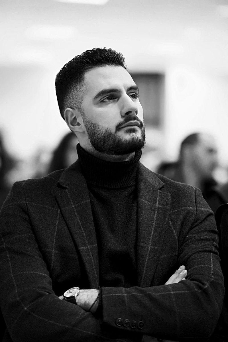 Yacoub_Shaheen's tweet photo. لا تكن اصعب ما في الحياة و لا تكن اسهل ما فيها ولكن كن انت الحياة في اسمى معانيها #يعقوب_شاهين #الاسمراني #شو_الفكرة #yacoub_shaheen https://t.co/7NVfuHKqi4