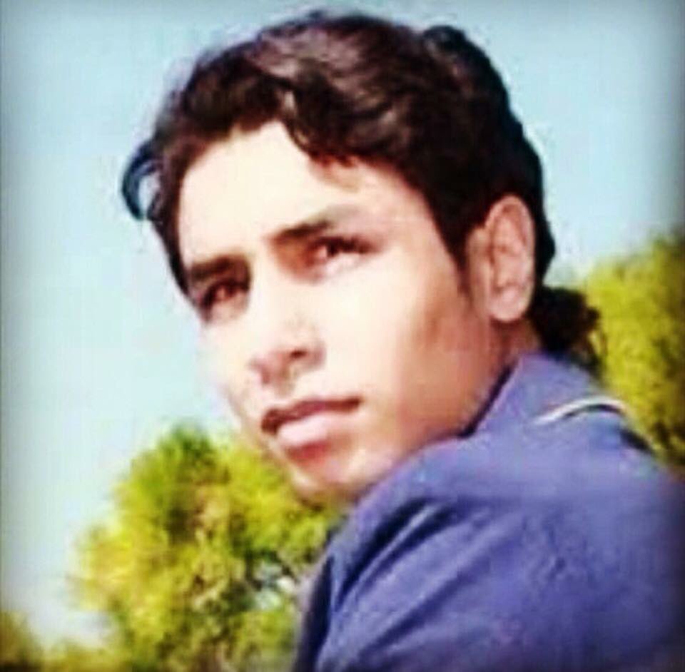 NasrahAlahmed's tweet photo. حكم الا.... للفتى #Ali_Alnimr 
اعدام لكل معايير الانسانية 
واباحة للظلم وشرعنة لسقوط الرحمة والعفو والمغفرة 
وهو عنوان عريض للانتقام يؤجج النفوس ولا يردعها 
ويغتال الأمل بغدٍ آمن لمجتمع يتطلع لحياة أفضل .
وهو قطعاً صورة داعشية تتبدل وتتلون وتخلق من جديد .
#Alinimr 
:محمد جابر https://t.co/XV4myO11yq