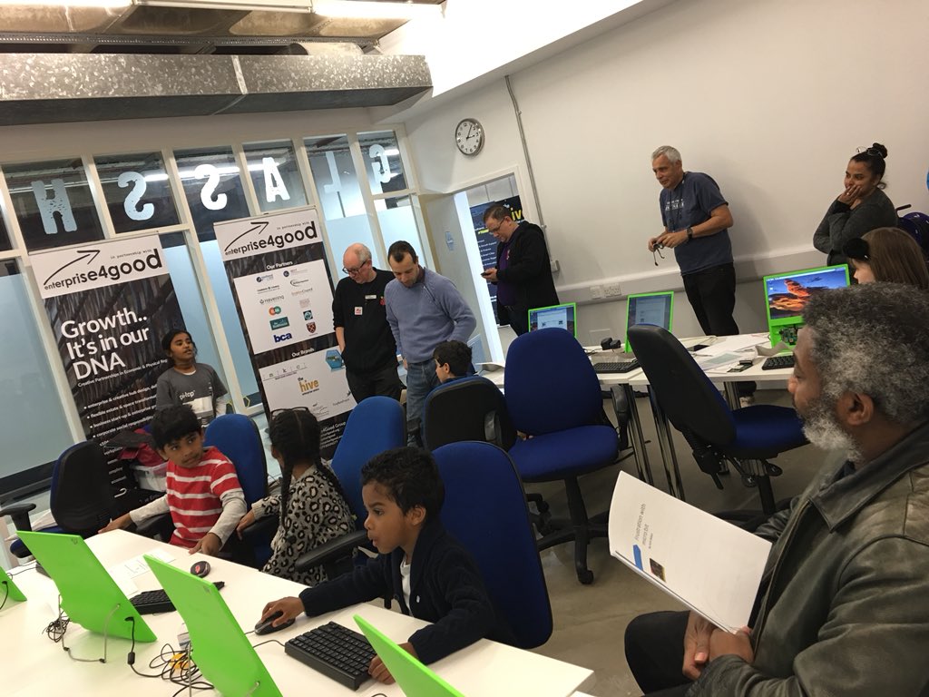 DrPremaLatha_'s tweet photo. 10yo running #microbit workshop, enabled by #PiTop #SEED thank you @gowolade #CelebrateCode @whaleygeek @duck_star @SouthendTech #PiParty https://t.co/LuM2wadEbb