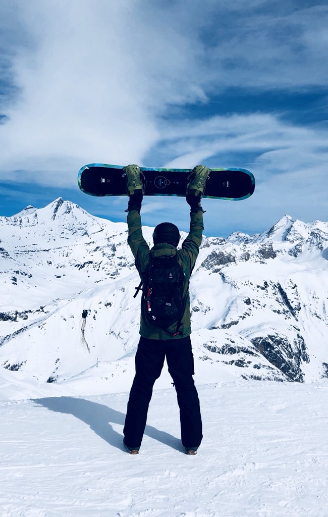 Teemsta's tweet photo. @Tignes_ski #getmorewinter first day!! https://t.co/jlwHNLMxtx