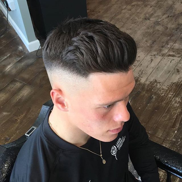 MaxOliverMH's tweet photo. Youngest brother @joshrichards22 the MaxOliver hybrid 🔥🔥🔥☄
⚡
#bigtrim #menshair #mensfashion #ukbarber #barber_soul #barber #showcasebarbers #hairdresser #skinfade #throwback contrast #throwbacksunday #slickback #britishbarber #britishmasterbarbe… https://t.co/0x2efs7bkH https://t.co/fJPKJyTkiH