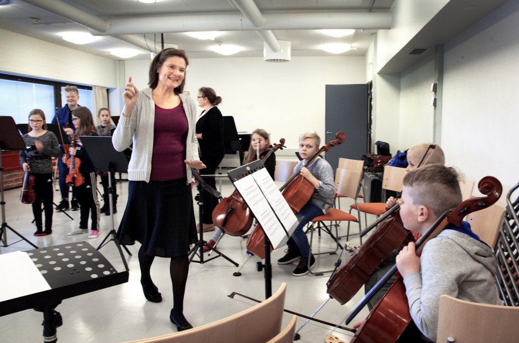 Lappi saa uuden orkesterin: kolme musiikkiopistoa yhdistivät rivinsä suureksi jousiorkesteriksi. rondolehti.fi/rondo-lehti/en…