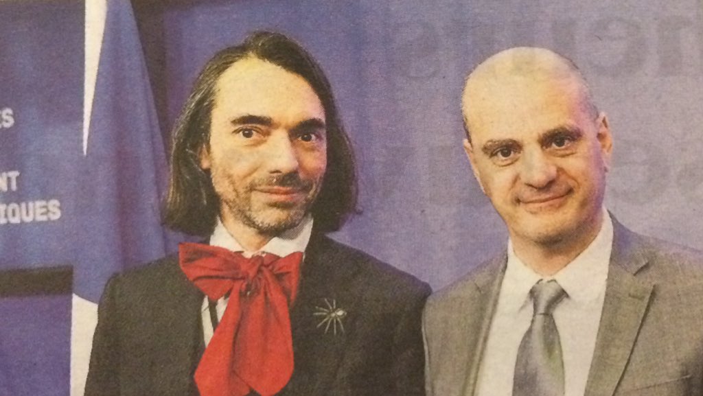 Charlineaparis's tweet photo. « Coucou les enfants, demain il y a école ! Faites de beaux rêves, on s’occupe de votre éducation ! » https://t.co/MibrzqFnkj