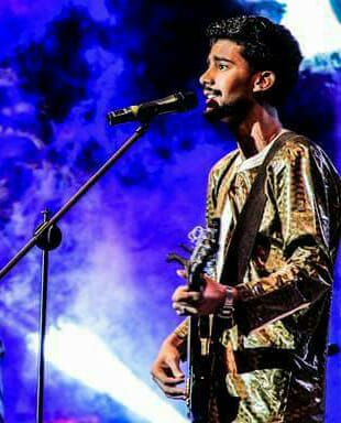 emanereofficial's tweet photo. #ÉMANÈRE #Berahim #Leader #Vocals #Singer, #Guitar #Music #Band #TuaregMusic #Blues #Rock #GuideDesert #Desert #Sahara #Africa #World #emanereband #LoveMusic ❤️ https://t.co/pMDSIyx1Aa