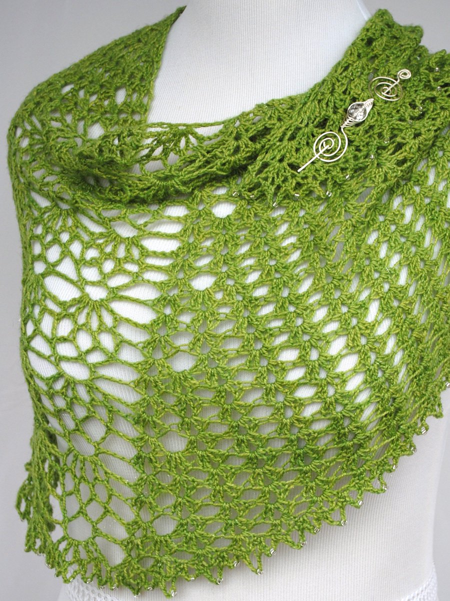 New crochet pattern Crystal Berries 50% off through March 12th! Crochet along starts on Ravelry March 9th.  ow.ly/XgAD30iK0sJ #crochet #crochetlove #ravelry #shawlpin #craftyflutterby