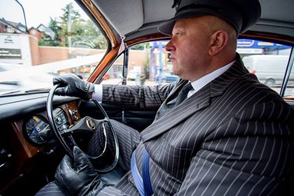 silverlining117's tweet image. Our chauffer on the job in our stunning Olivia (Daimler)
 #wedding #weddingday #chauffer #Daimler #classicacarchauffer