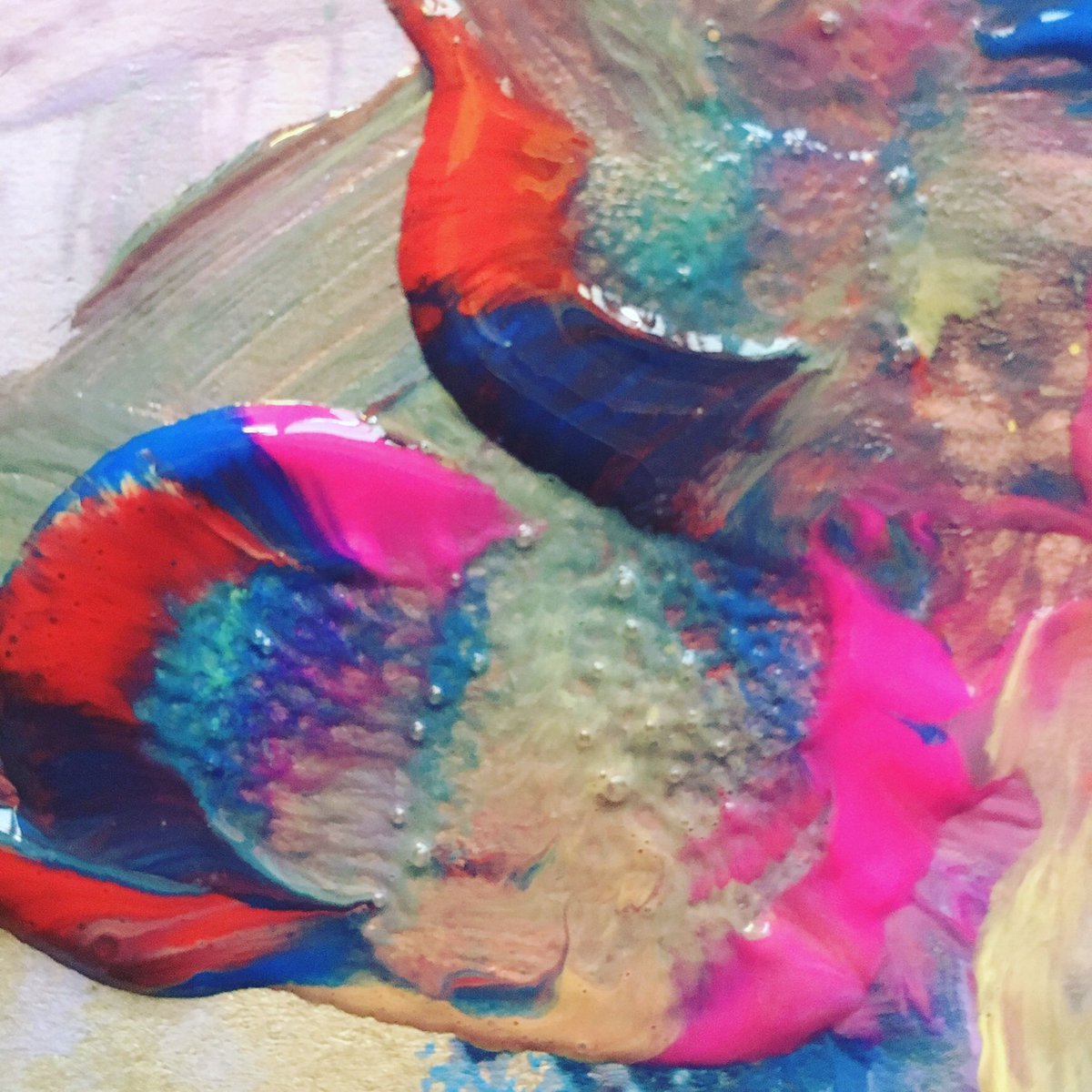 Fay_Powell09's tweet photo. The boy loves to paint 🎨 he is so excited by colours and shapes it is so great to see, I hope he continues to love art. Must have been influenced by @Alan_Measles exhibition last year ! #art https://t.co/XhgW0KGQ2j