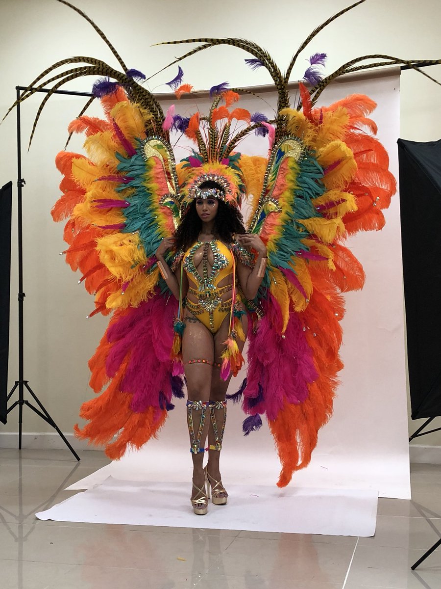 1var_l's tweet photo. BTS FOR ENIGMA BAHAMAS CARNIVAL PHOTOSHOOT 🎥🇧🇸🍭🤩 Bubble Yum Section #bahamascarnival #enigmabah #bahamascarnival2018 https://t.co/WYEguydvuT