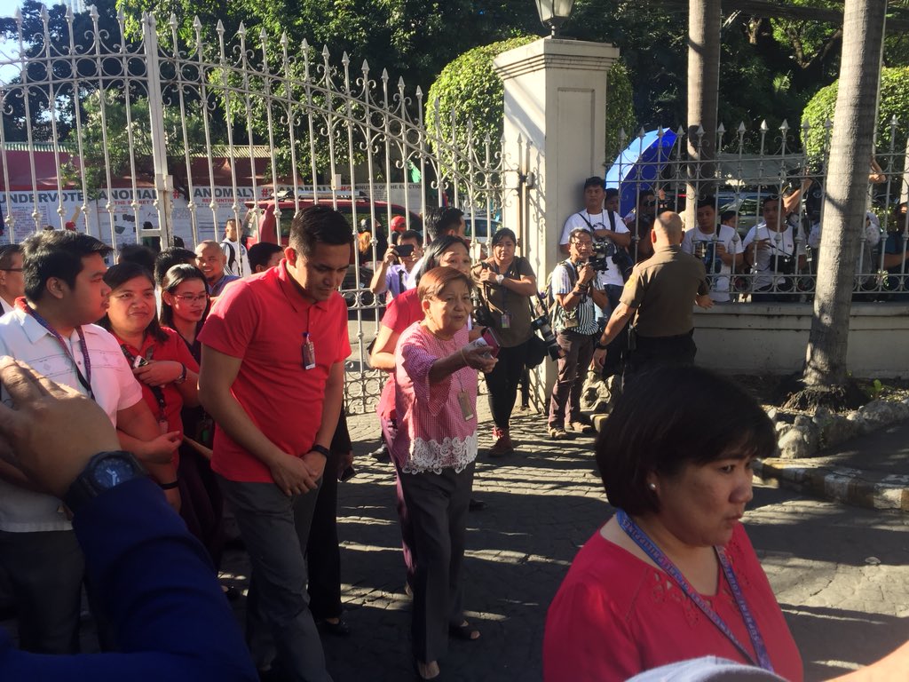 Lian Buan on Twitter "A pocket of Sereno supporters are