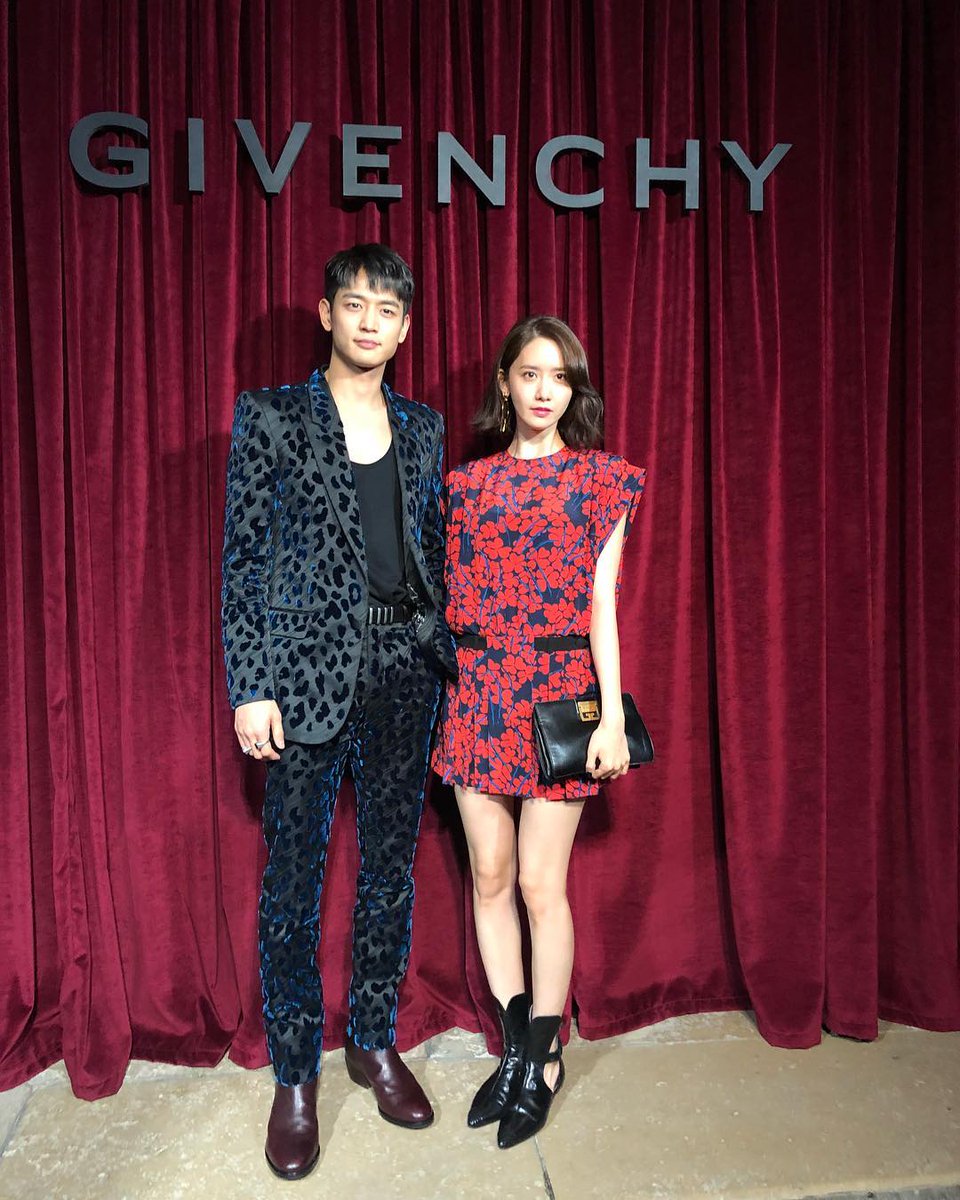 AFlamer5299's tweet image. Minho x Yoona 😍💕💫#visualoverload #GivenchyFW18