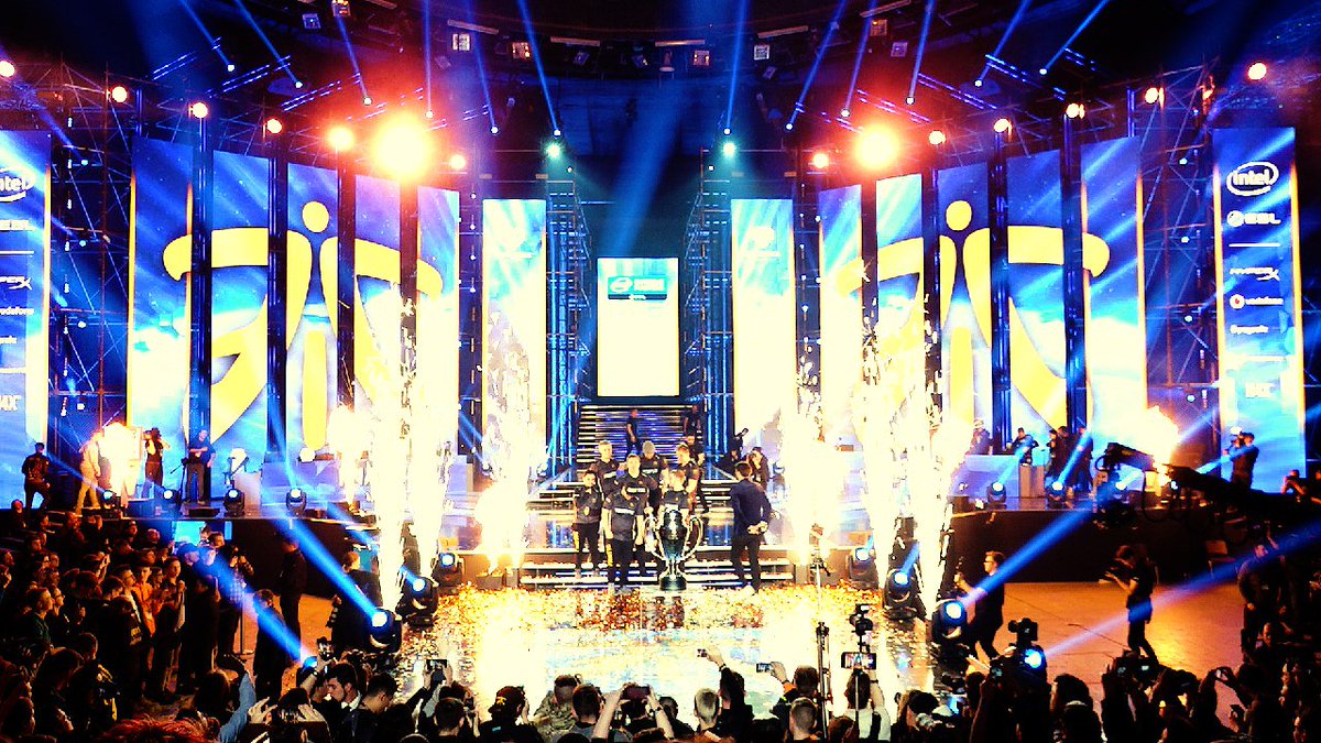 0xeiser's tweet photo. Así termina la gran final de #CSGO de la #IEMKatowice2018 ¡Felicidades @FNATIC! 🏆🎉
Ha sido increíble disfrutar del evento en directo. Gracias a @Intel_Spain por hacer posible esta aventura 😍👏 #IntelExperience @FlipiN1 @teamx6tence @pDz87 https://t.co/ibHM9BmdjO