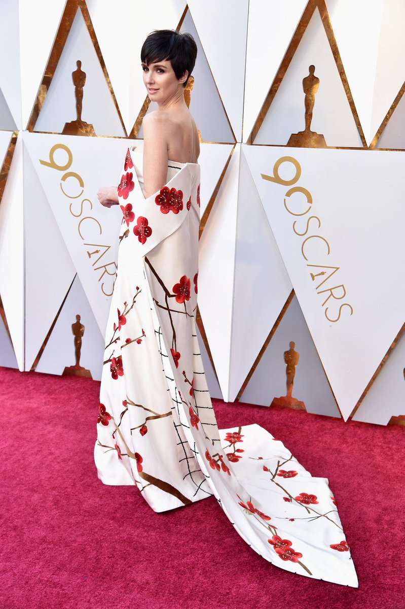 StylistMichelle's tweet photo. Paz Vega in #ChristopherBu floral off-the-shoulder gown. Lovely! #Oscars #Oscars2018 #redcarpet #TVStyleExpert #FashionStylist https://t.co/oMUxyRIKZk