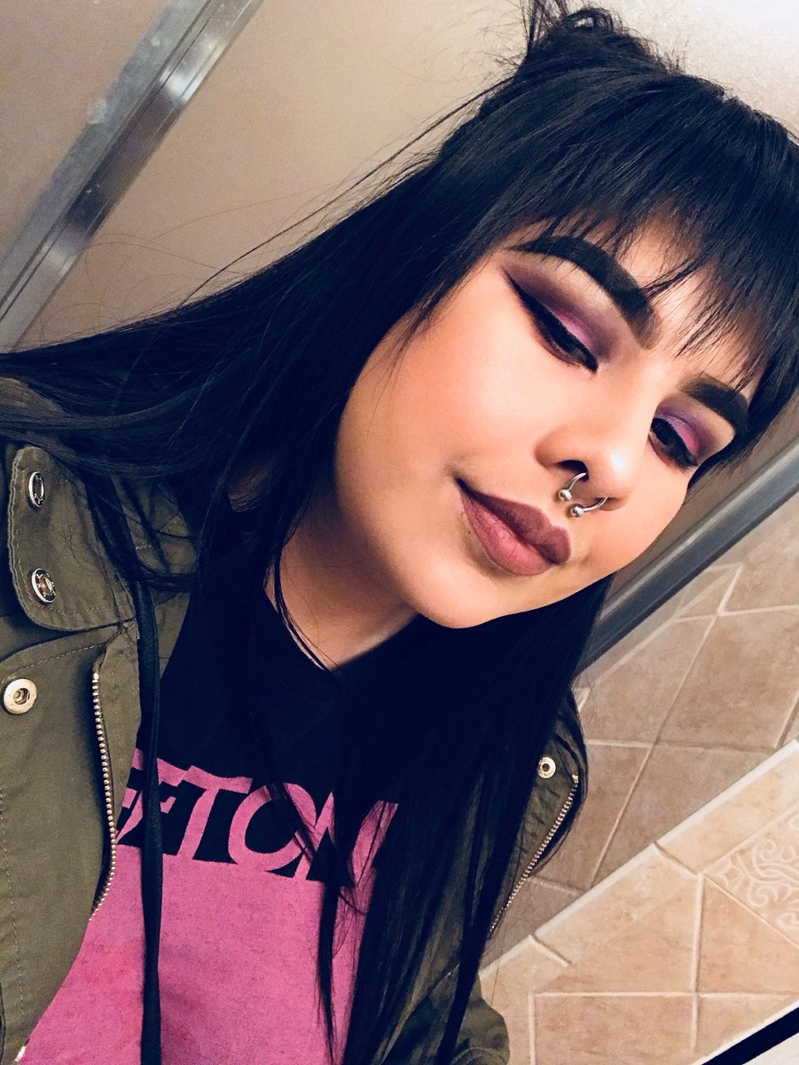 thirddstonee's tweet image. My eyes match my deftones shirt