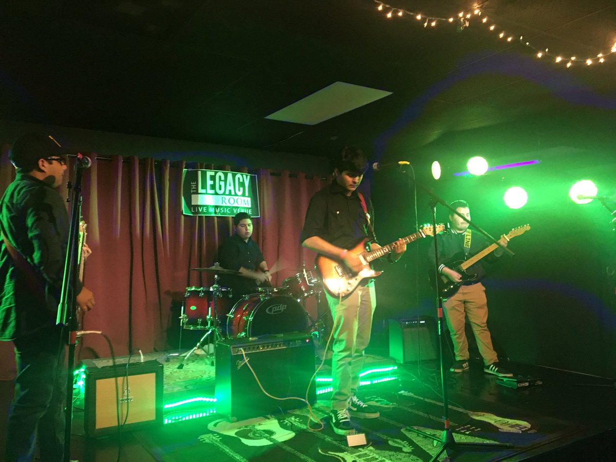 mutemanrecords's tweet photo. Recap of mute man’s weekend ! A big thank you to those who came out to the legacy room ED Fest !
#Independent #SupportYourLocalArtists #SupportYourLocalBands #LIVE  #PicoRivera #MuteManRecords #independent #alternative #dreampop #punk #reggae #ska #guitar #bass #drum https://t.co/PRqJQ2Iyal