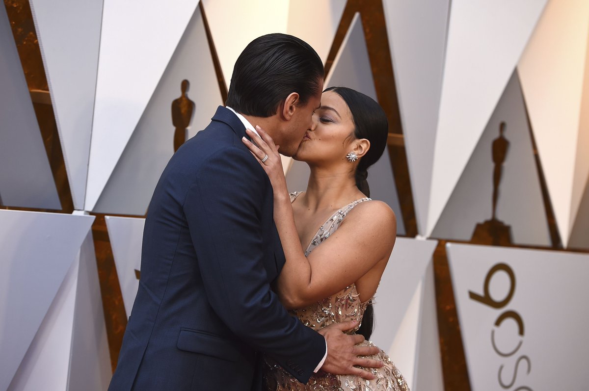 Variety's tweet photo. Gina Rodriguez (@HereIsGina) is all smiles on the #Oscars red carpet with Joe LoCicero (the duo met on the set of #JaneTheVirgin) https://t.co/2xFYHDkscT https://t.co/dwJMC0P3Sg