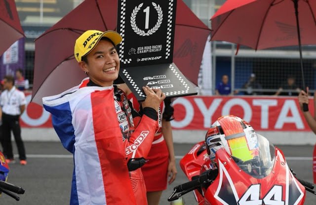 กระหึ่มโฮมเรซ “มุกข์#44” นักบิดสาวแกร่งคว้าแชมป์ศึกเอเชียฯ #arrc #ARRC2018  #ChangInternationalCircuit 

bric.co.th/arrc_article.p…