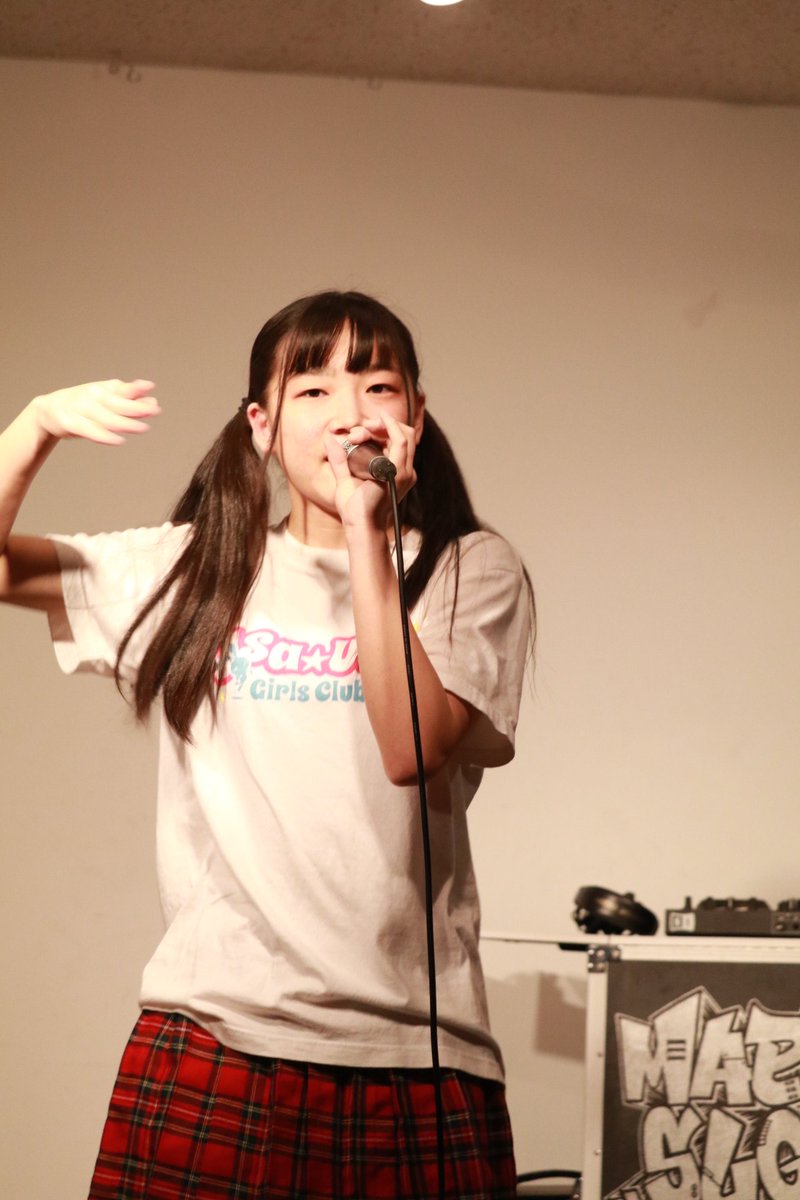 鈴木彩音