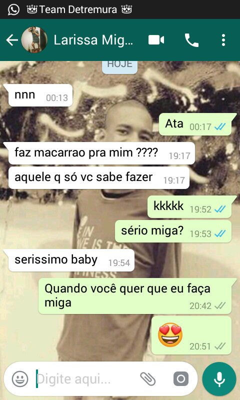 alehsoaresreal's tweet photo. Olha que lindo minha amiga pedindo pra eu fazer macarrão pra ela 🤗😍😘 @_LarissaBasttos  Te amo miga tua lokaaaaa ♥♥ https://t.co/kzMHKpB2Ga